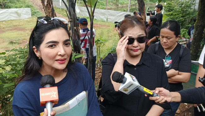 Ashanty berbicara kasus sengketa tanah keluarga. [FTNews.co.id/Raka]